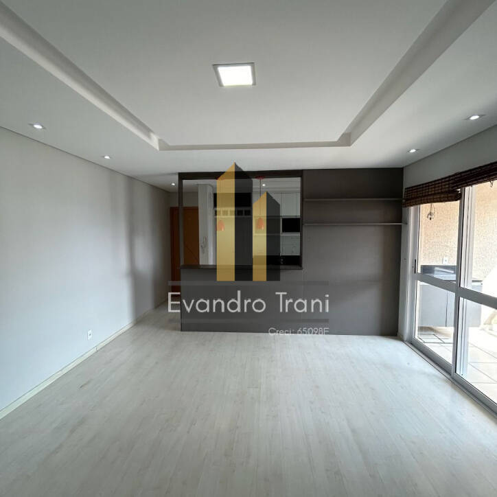 Apartamento à venda com 3 quartos, 80m² - Foto 1