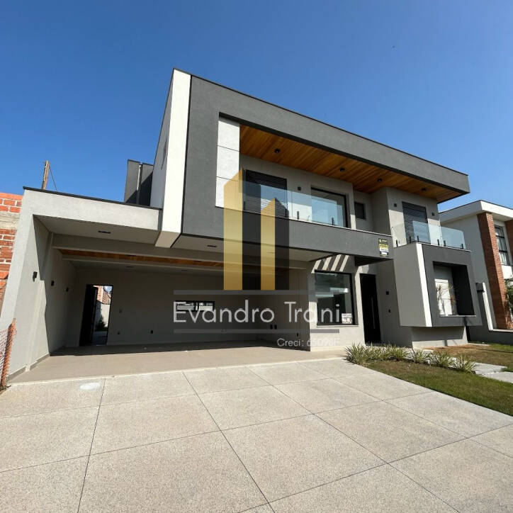 Casa à venda com 4 quartos, 354m² - Foto 1