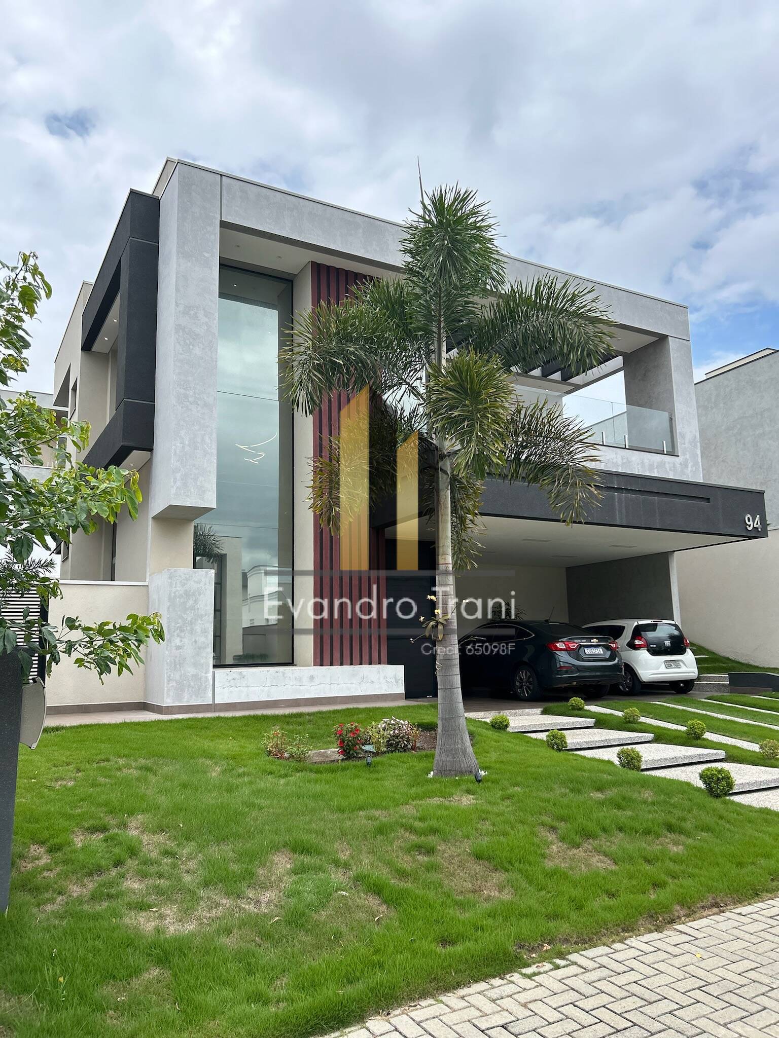 Casa à venda com 3 quartos, 353m² - Foto 2