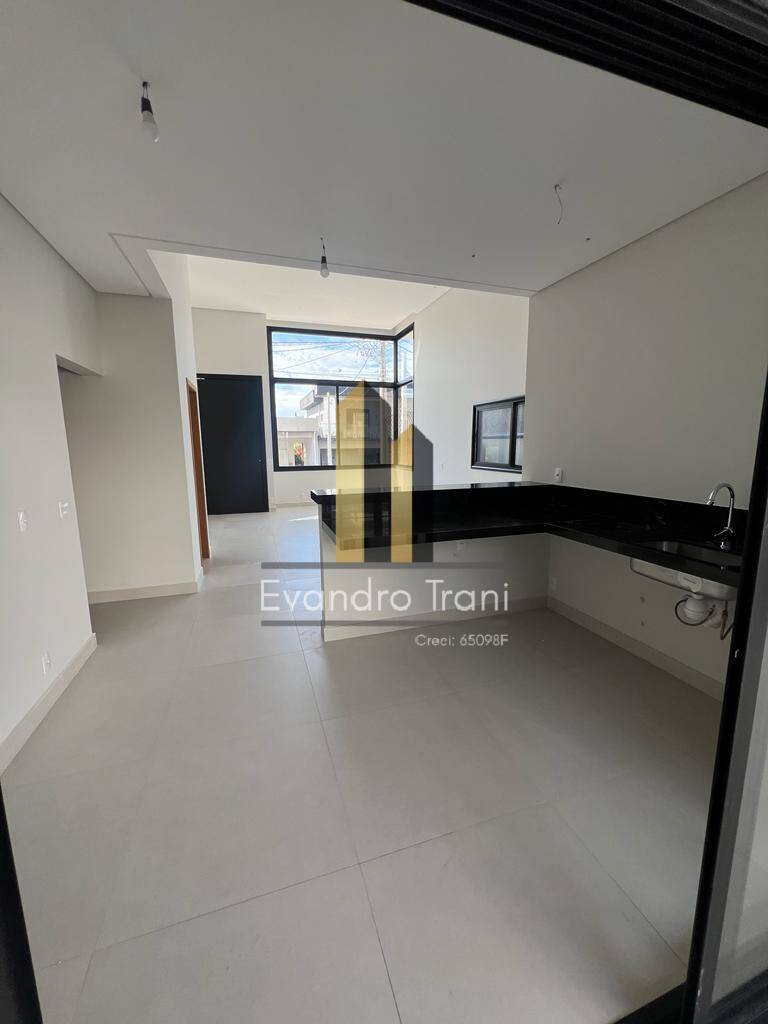 Casa à venda com 3 quartos, 150m² - Foto 15