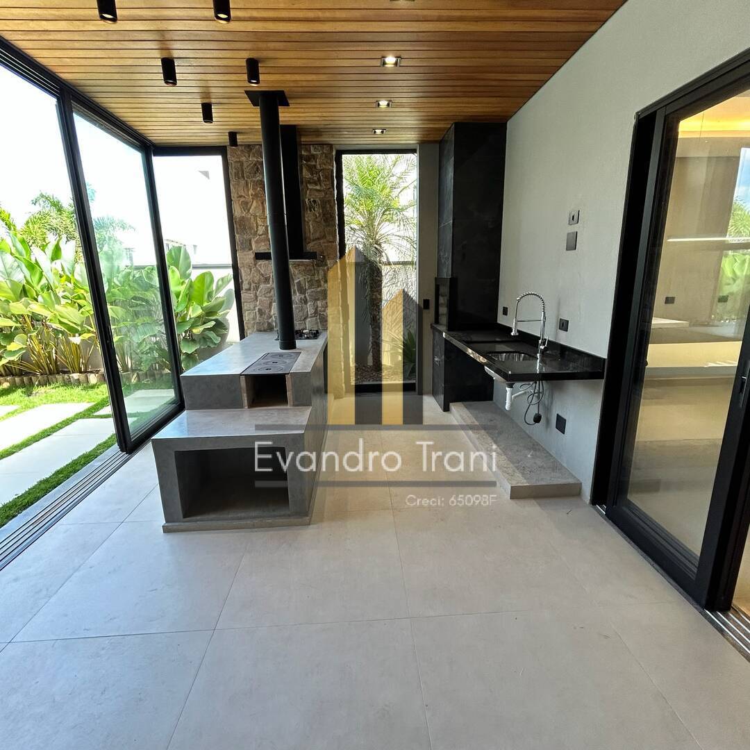 Casa à venda com 3 quartos, 290m² - Foto 5