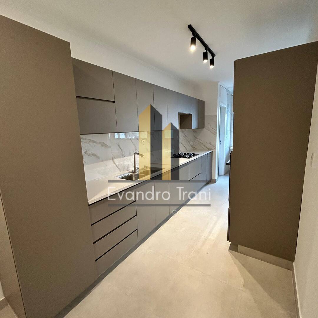 Apartamento à venda com 3 quartos, 94m² - Foto 2