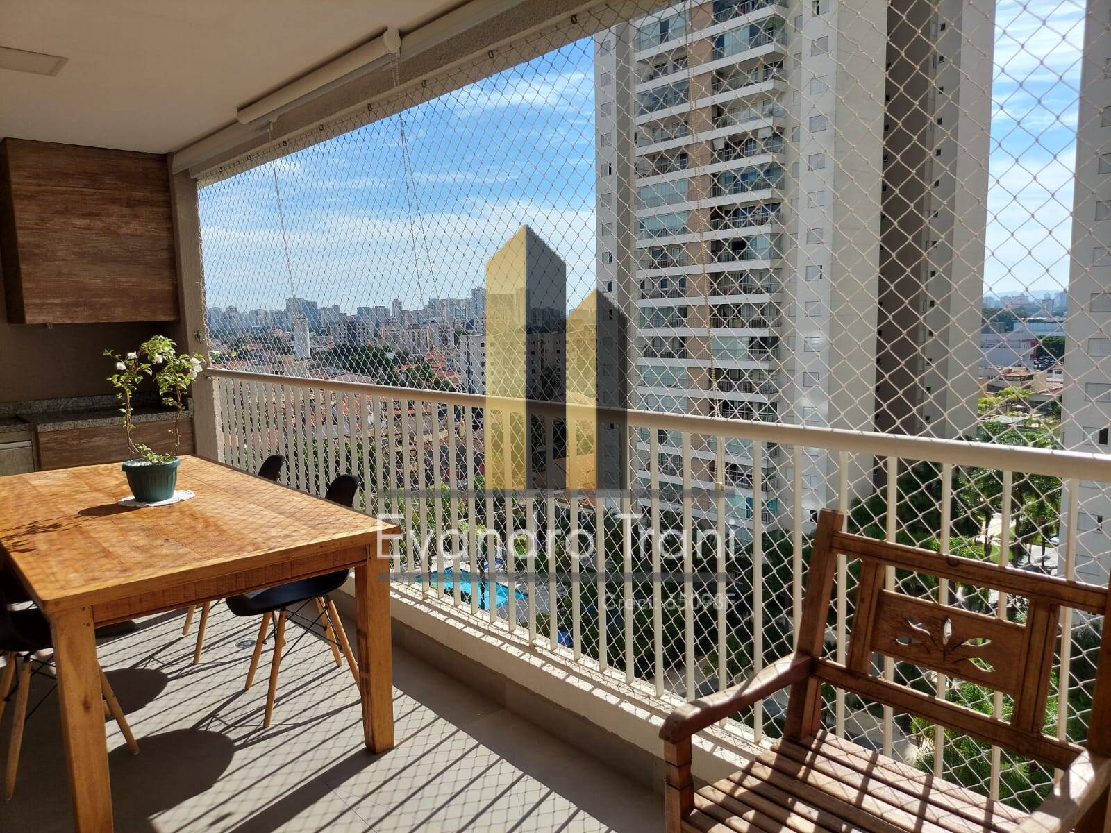 Apartamento à venda com 3 quartos, 142m² - Foto 3