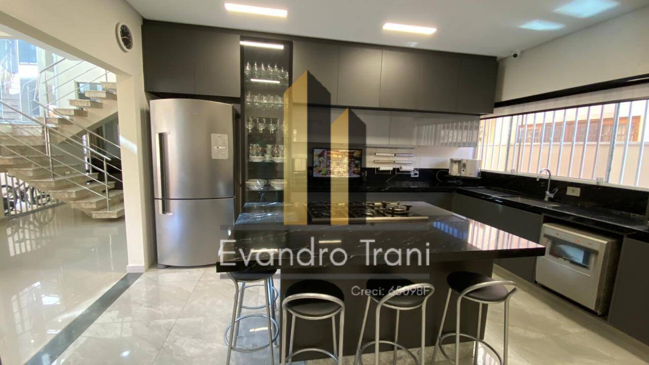 Casa à venda com 5 quartos, 360m² - Foto 13