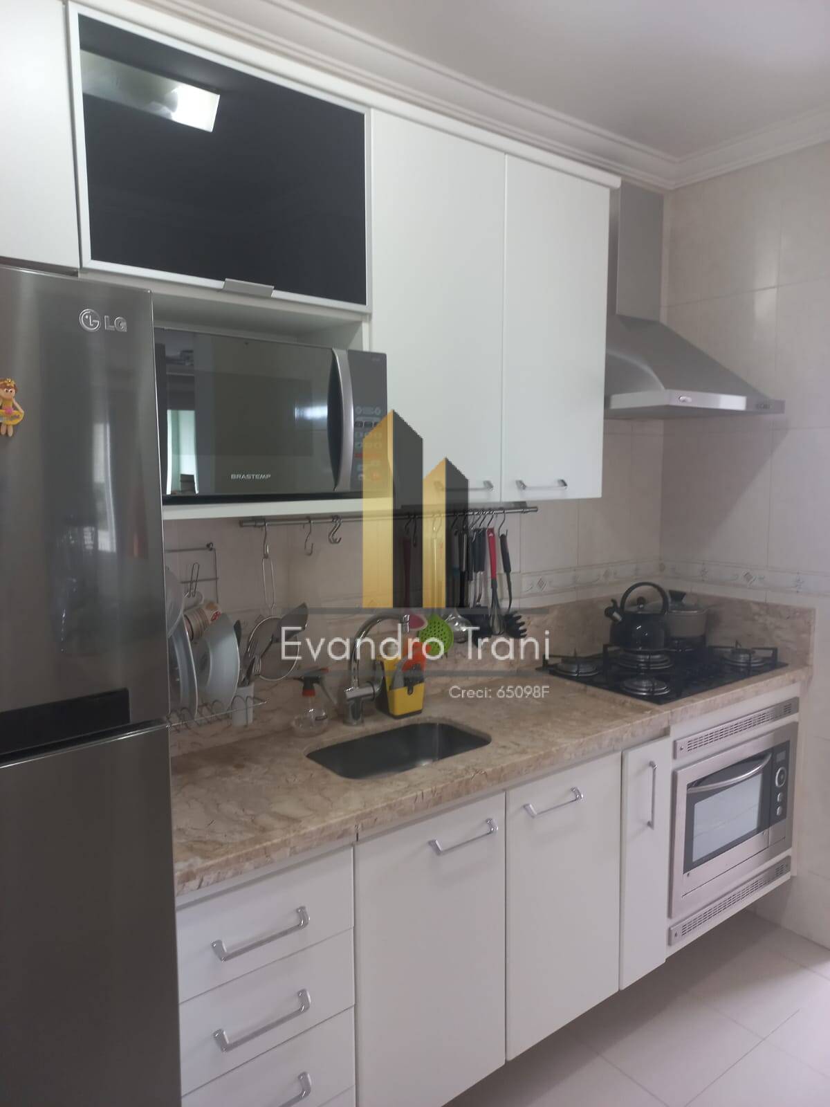 Apartamento à venda com 3 quartos, 77m² - Foto 22