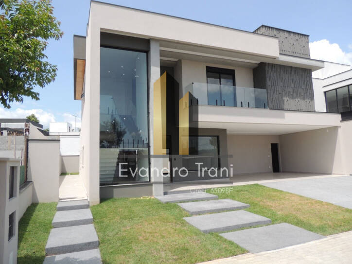 Casa à venda com 4 quartos, 290m² - Foto 2