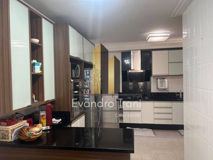 Apartamento à venda com 3 quartos, 194m² - Foto 12