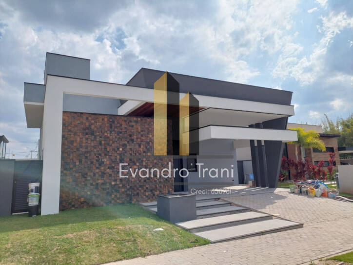 Casa à venda com 4 quartos, 230m² - Foto 2