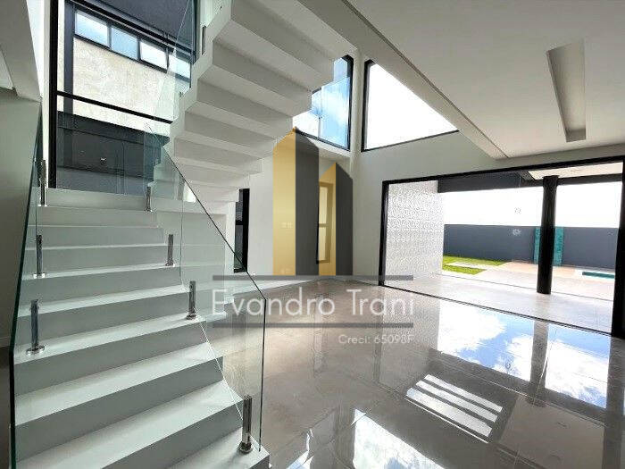 Casa à venda com 4 quartos, 338m² - Foto 7