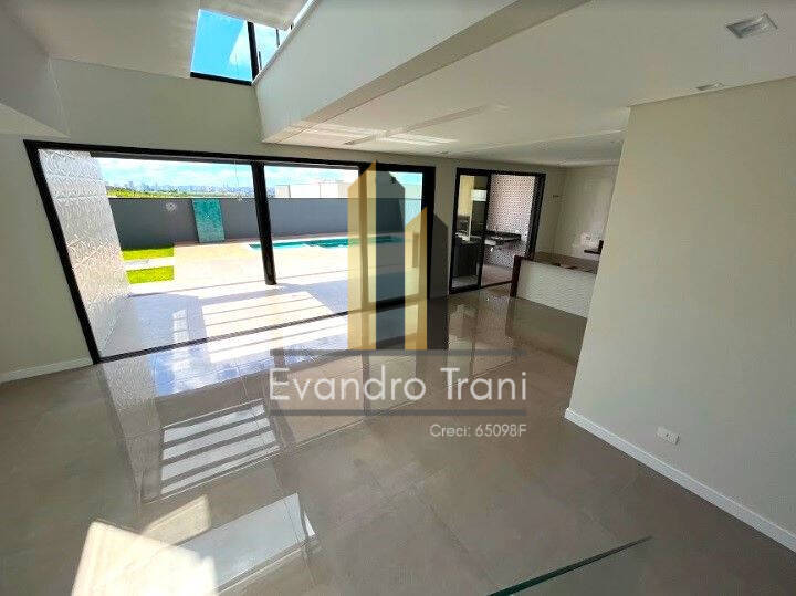 Casa à venda com 4 quartos, 338m² - Foto 15