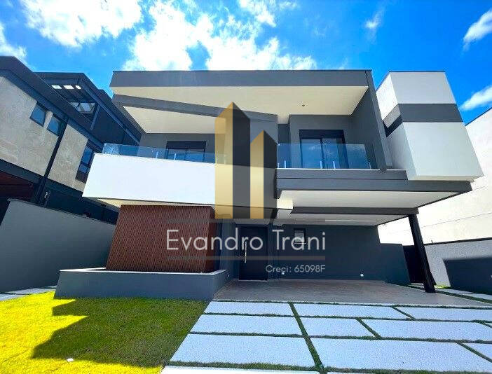 Casa à venda com 4 quartos, 338m² - Foto 1