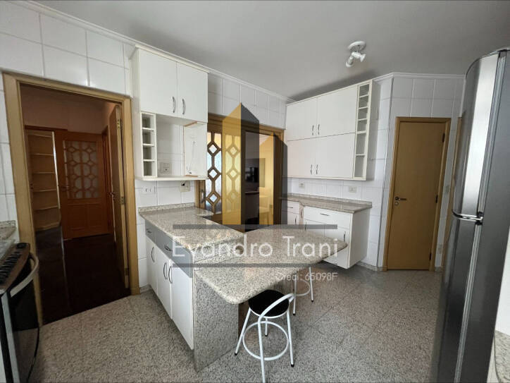 Apartamento à venda com 4 quartos, 144m² - Foto 10