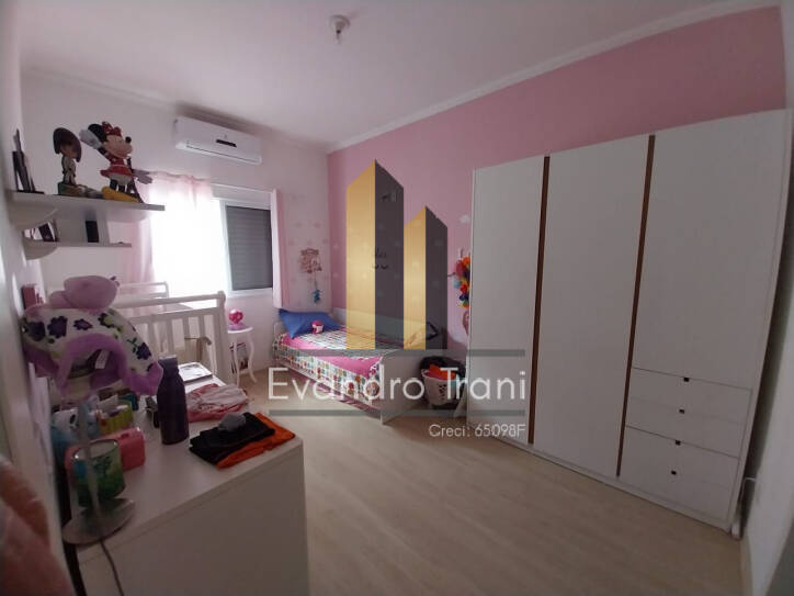 Casa à venda com 4 quartos, 241m² - Foto 17