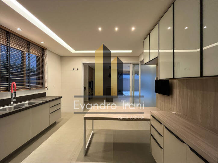 Casa à venda com 4 quartos, 378m² - Foto 5