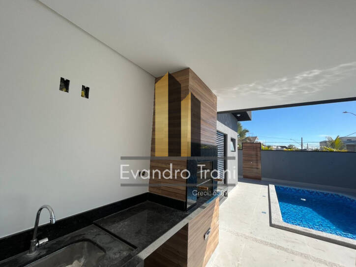 Casa à venda com 4 quartos, 220m² - Foto 3