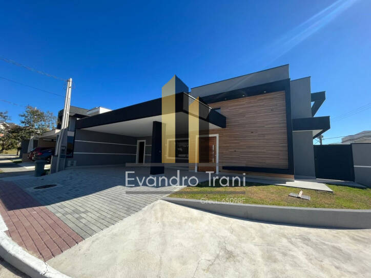 Casa à venda com 4 quartos, 220m² - Foto 8