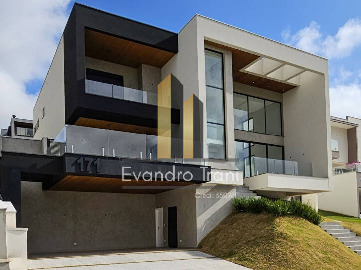 Casa à venda com 4 quartos, 450m² - Foto 1