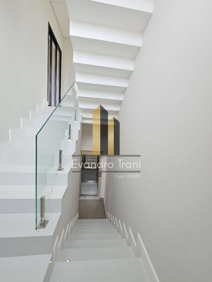 Casa à venda com 4 quartos, 450m² - Foto 9