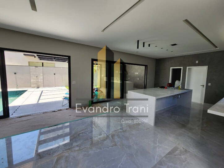 Casa à venda com 4 quartos, 400m² - Foto 2