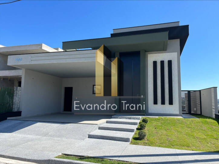 Casa à venda com 3 quartos, 333m² - Foto 1