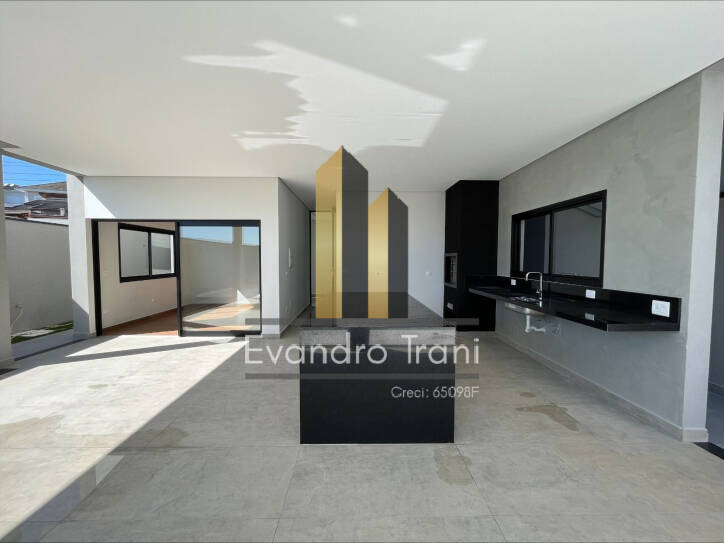 Casa à venda com 3 quartos, 333m² - Foto 5