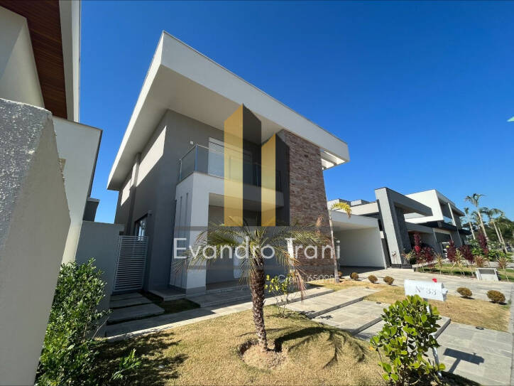 Casa à venda com 3 quartos, 285m² - Foto 3