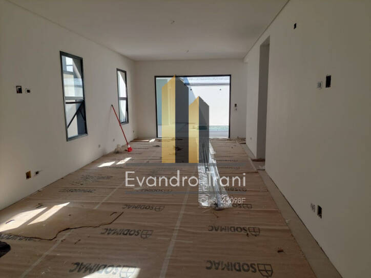 Casa à venda com 4 quartos, 230m² - Foto 5