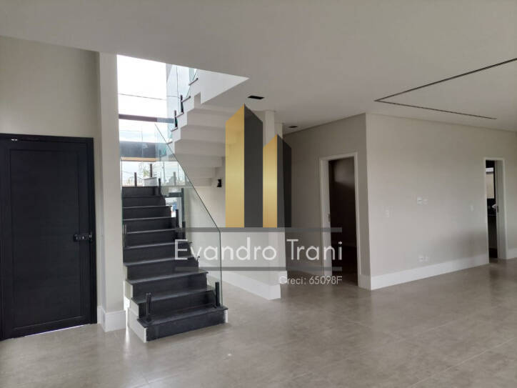 Casa à venda com 4 quartos, 237m² - Foto 4