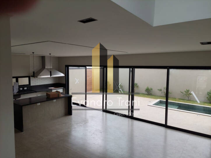 Casa à venda com 4 quartos, 237m² - Foto 6