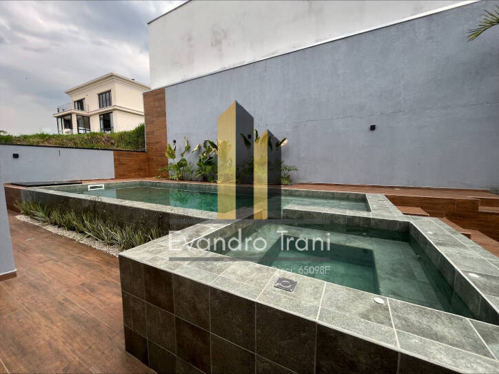 Casa à venda com 5 quartos, 321m² - Foto 9