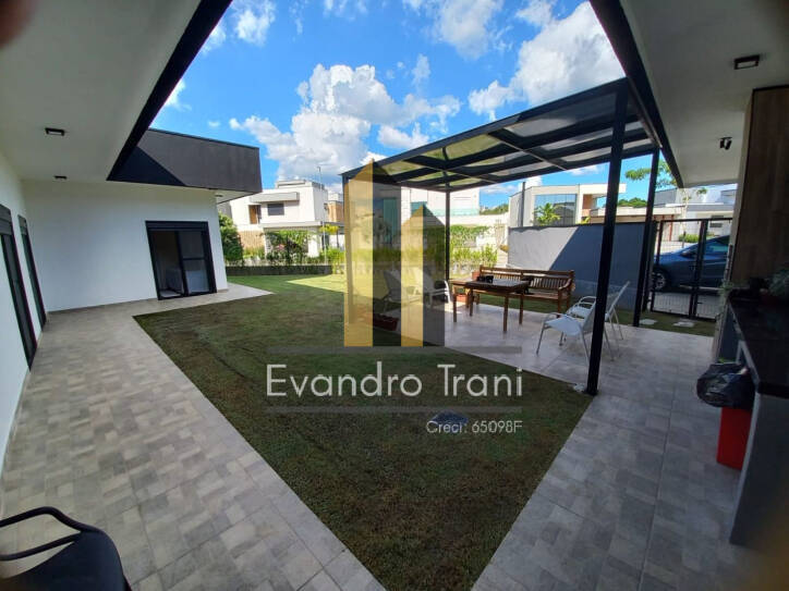 Casa à venda com 4 quartos, 280m² - Foto 2