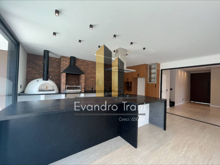 Casa à venda com 4 quartos, 320m² - Foto 9