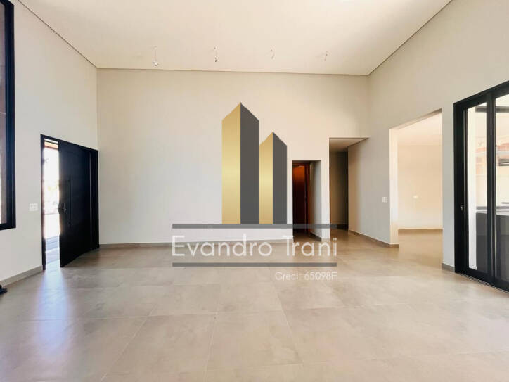 Casa à venda com 4 quartos, 221m² - Foto 4