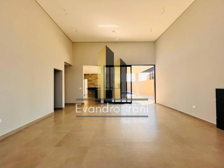 Casa à venda com 4 quartos, 221m² - Foto 5