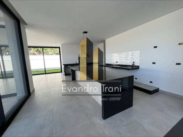 Casa à venda com 4 quartos, 450m² - Foto 7