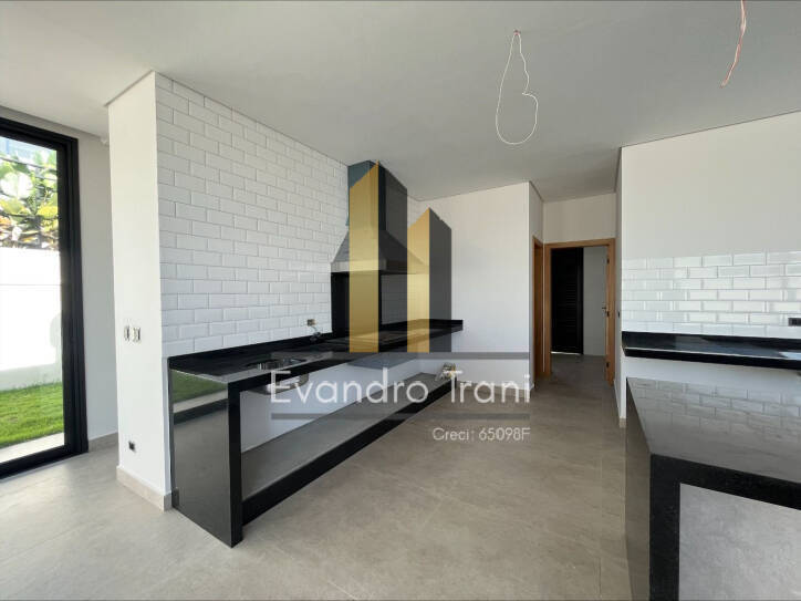 Casa à venda com 4 quartos, 450m² - Foto 10