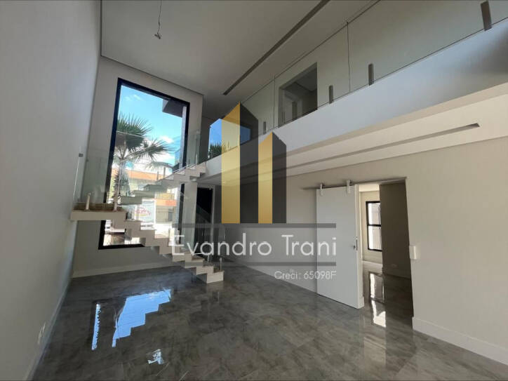 Casa à venda com 3 quartos, 245m² - Foto 2