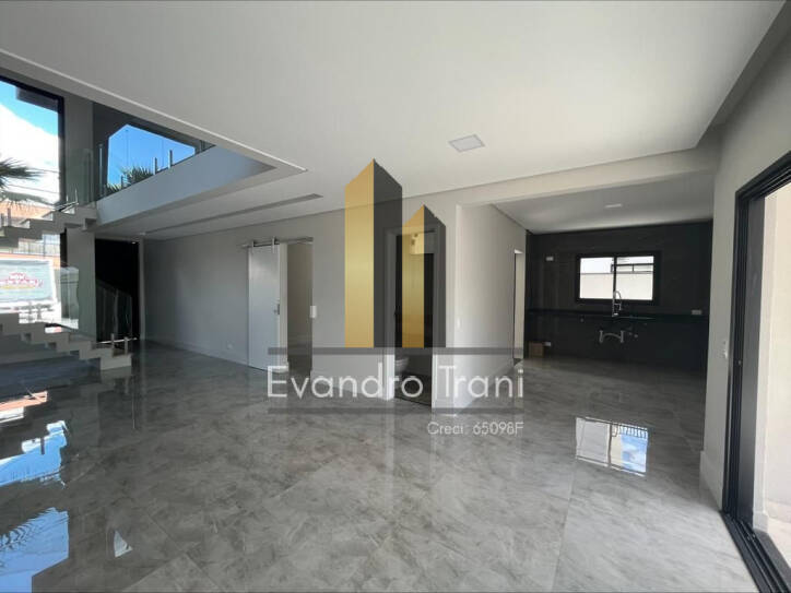 Casa à venda com 3 quartos, 245m² - Foto 3